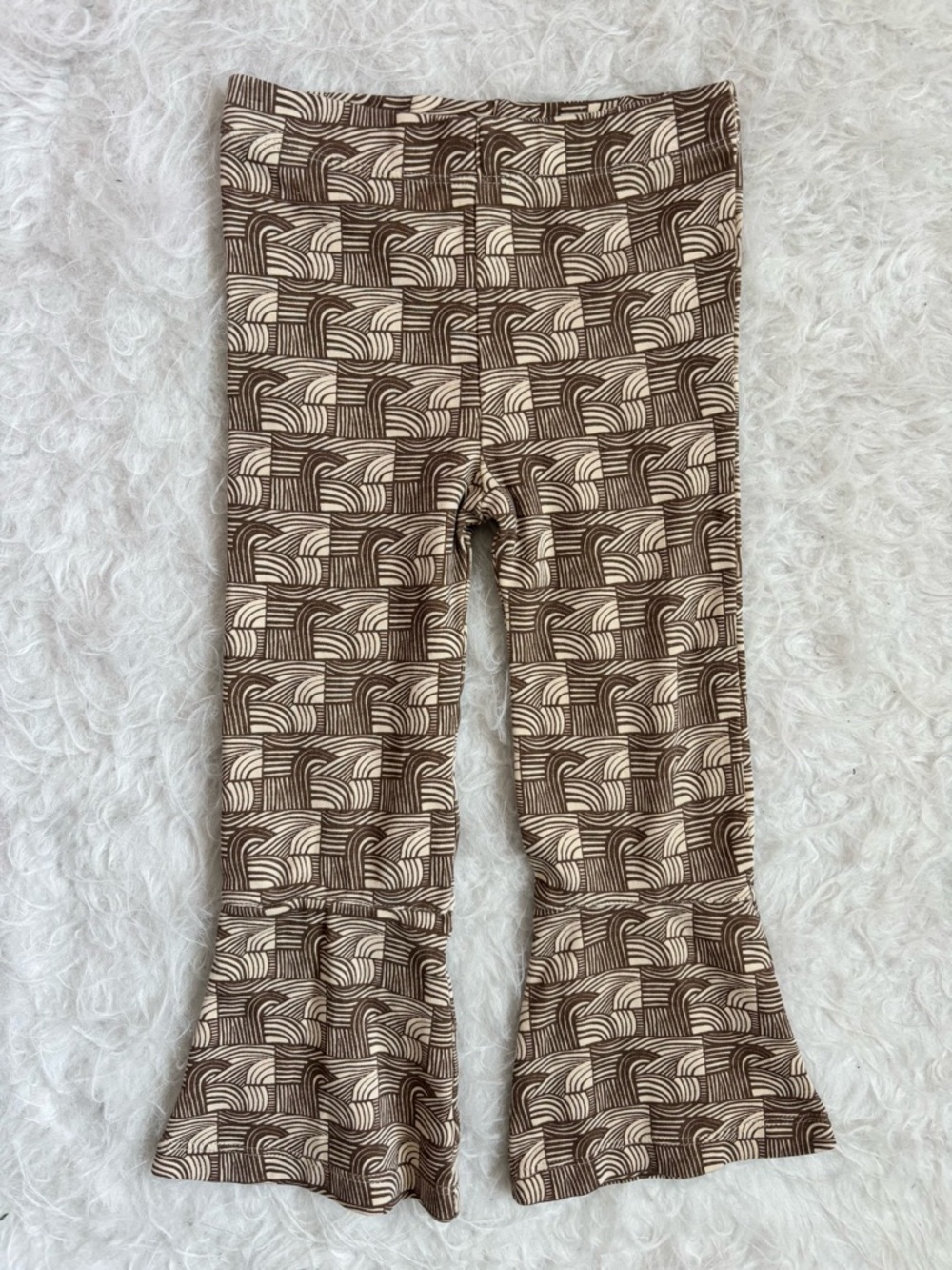 kate quinn Girls Neutral Geometric 70’s Style Flare Leggings